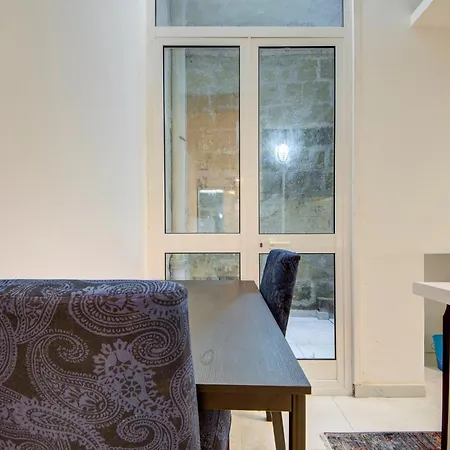 1br In The Centre Of By 360 Estates Apartment *
