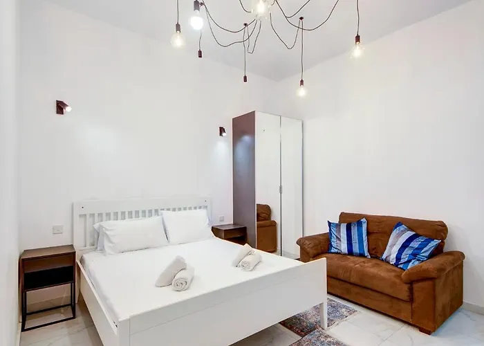 דירה 1br In The Centre Of By 360 Estates
