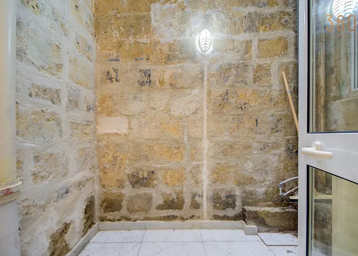 1br In The Centre Of By 360 Estates *