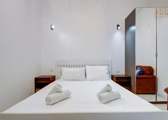 1br In The Centre Of By 360 Estates ואלטה