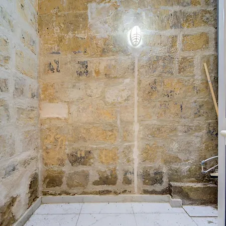 1br In The Centre Of By 360 Estates *